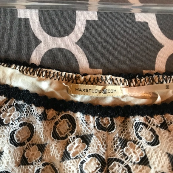 Max Studio very pretty lace skirt - Picture 5 of 6